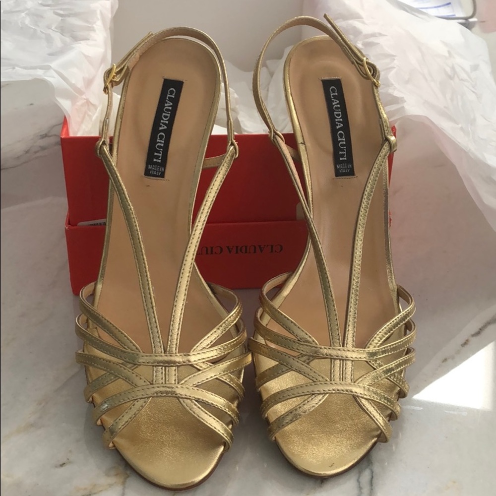 Claudia Ciuti gold heels
